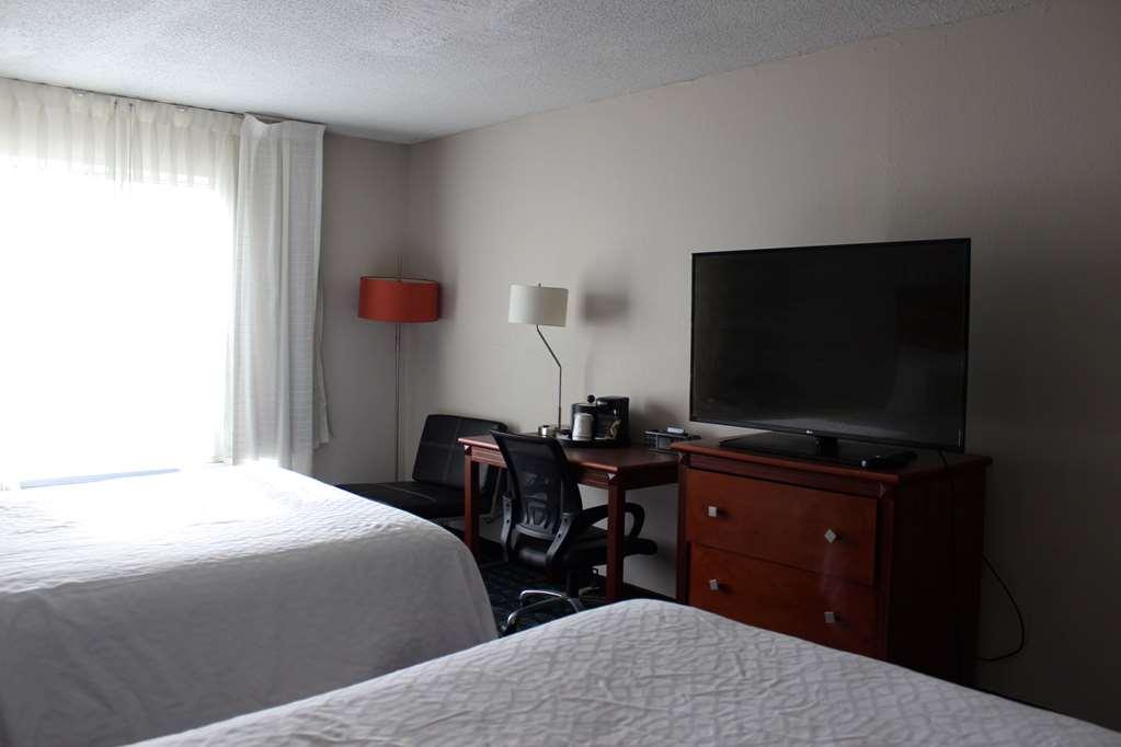 Wingate By Wyndham Dayton North Hotel Room photo